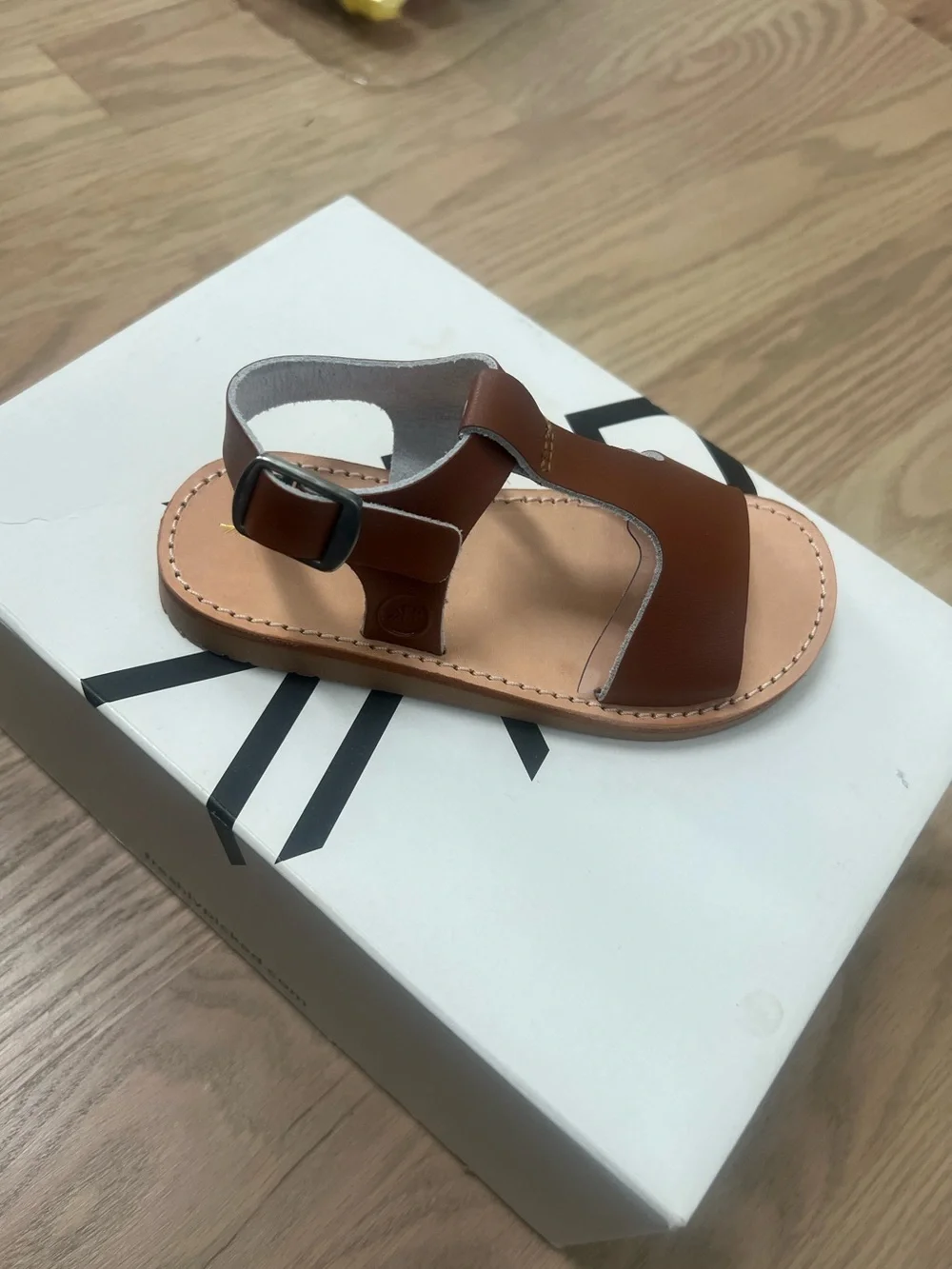 NEW Freshly Picked Cognac Malibu II Sandals Size 8 US